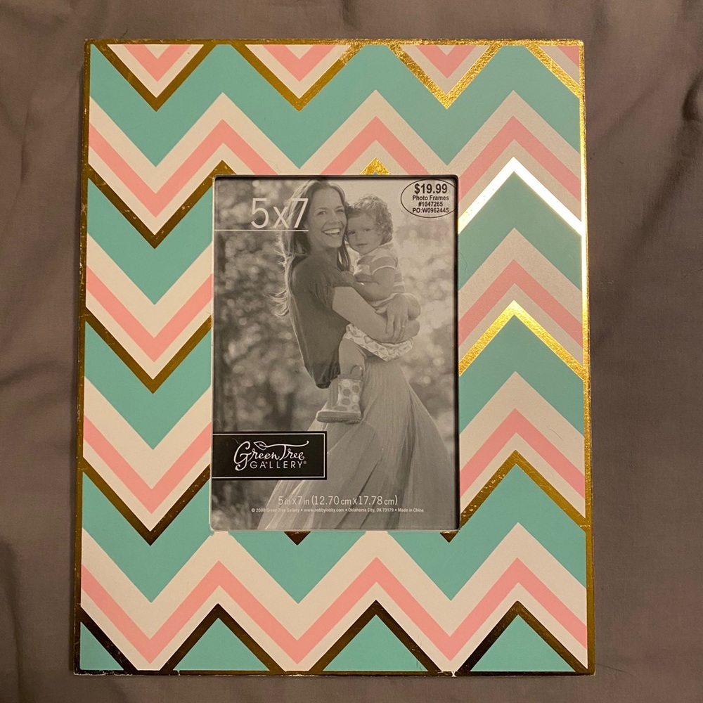 Chevron picture frame